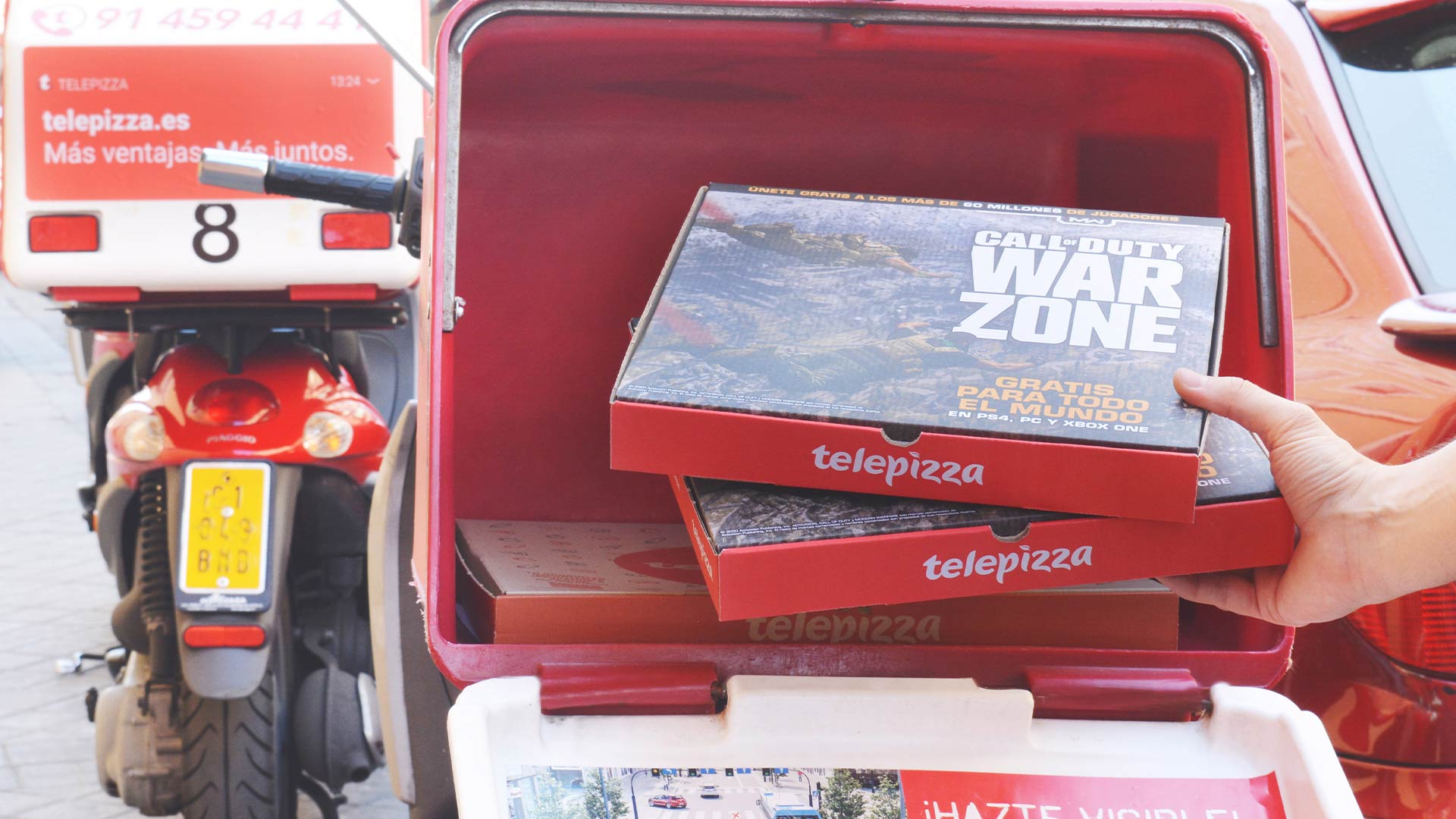 Caja de pizza con el Brand Partnership de Activision y Telepizza con Call of Duty