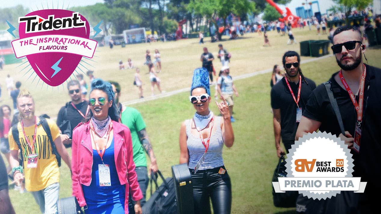 chicos jovenes en festivales de musica con Trident Brand Awareness Portugal