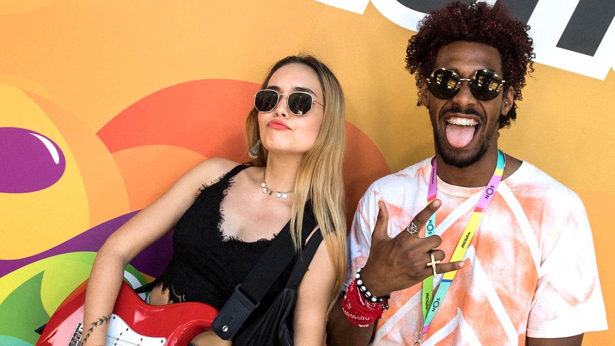 chicos jovenes en festivales de musica con Trident Brand Awareness Portugal