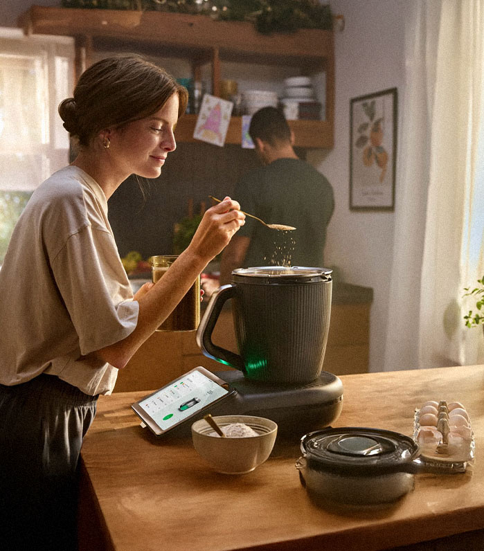 Girl with thermomix